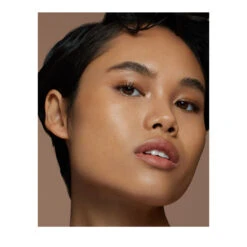 Orcé Come Closer Foundation -Augustinus Bader Beauty Store Orce come closer serum foundation 55O Celadon model